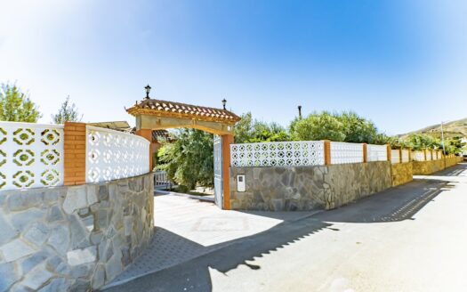 Venta de Casa de Planta Baja con Parcela en Pechina