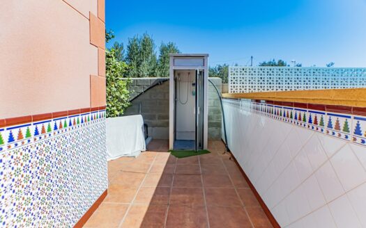 Venta de Casa de Planta Baja con Parcela en Pechina