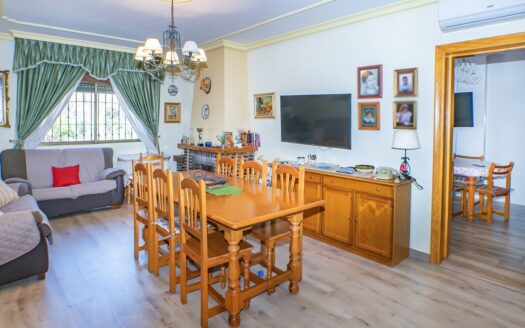 Venta de Casa de Planta Baja con Parcela en Pechina