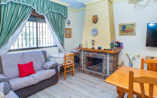 Venta de Casa de Planta Baja con Parcela en Pechina