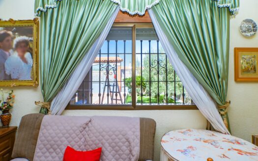 Venta de Casa de Planta Baja con Parcela en Pechina