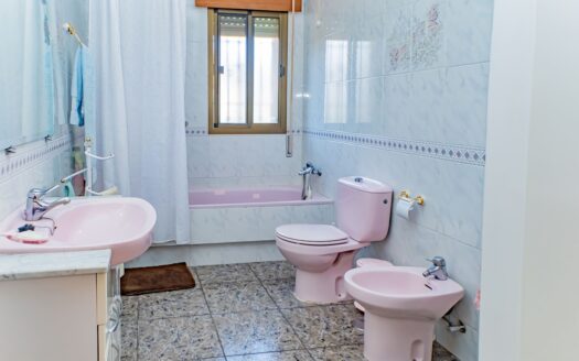 Venta de Casa de Planta Baja con Parcela en Pechina