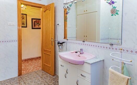 Venta de Casa de Planta Baja con Parcela en Pechina