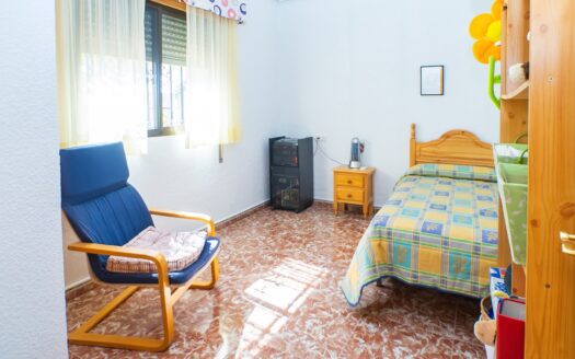 Venta de Casa de Planta Baja con Parcela en Pechina