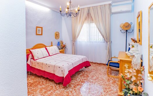 Venta de Casa de Planta Baja con Parcela en Pechina