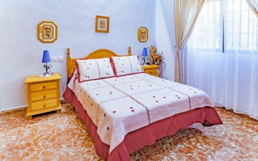 Venta de Casa de Planta Baja con Parcela en Pechina