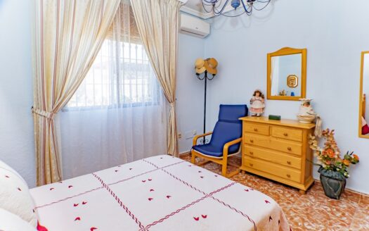 Venta de Casa de Planta Baja con Parcela en Pechina