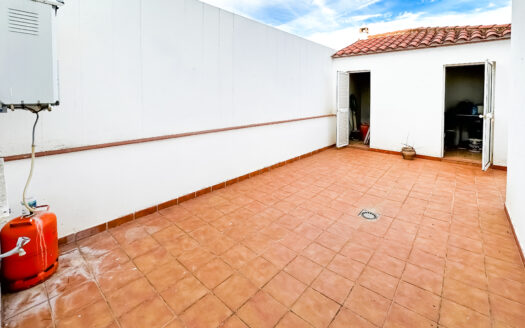 Venta de casa adosada en Sierra Norte de Sevilla.
