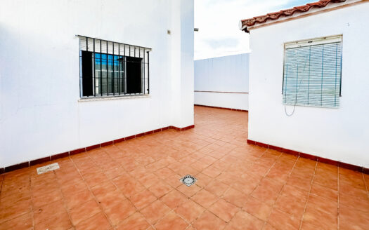 Venta de casa adosada en Sierra Norte de Sevilla.