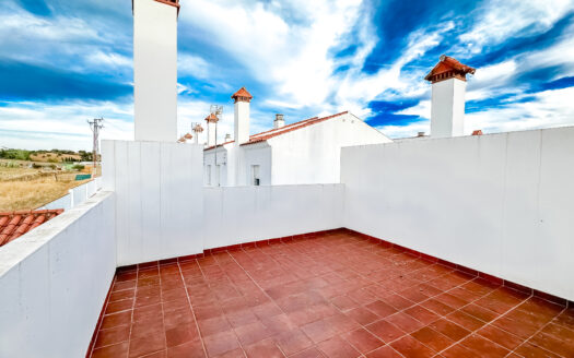 Venta de casa adosada en Sierra Norte de Sevilla.