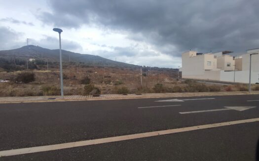 Venta de Parcela urbana con vistas a Sierra Nevada en Gérgal.