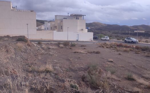 Venta de Parcela urbana con vistas a Sierra Nevada en Gérgal.