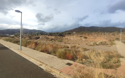 Venta de Parcela urbana con vistas a Sierra Nevada en Gérgal.