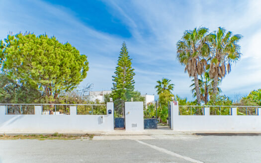 Venta de Casa Con Parcela en Torre del Campo.