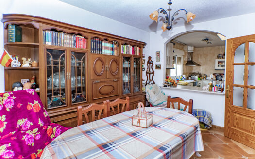 Venta de Casa Con Parcela en Torre del Campo.