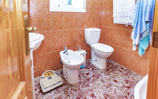 Venta de Casa Con Parcela en Torre del Campo.