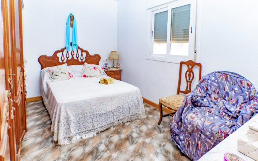 Venta de Casa Con Parcela en Torre del Campo.