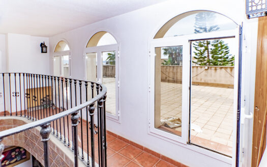 Venta de Casa Con Parcela en Torre del Campo.