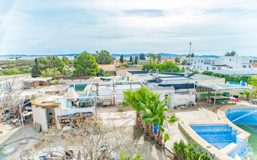 Venta de Casa Con Parcela en Torre del Campo.