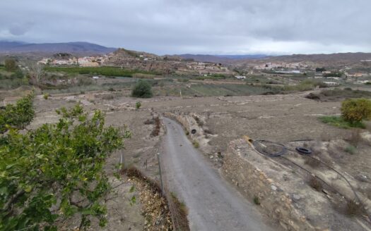 Venta de Cortijo Restaurado con Parcela en Terque