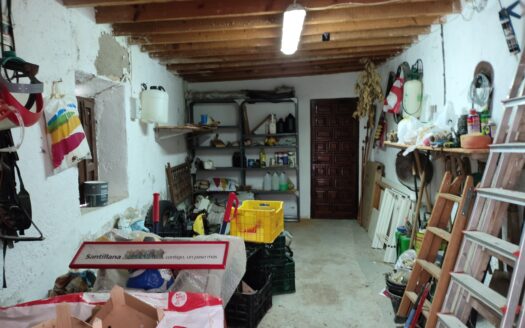 Venta de Cortijo Restaurado con Parcela en Terque