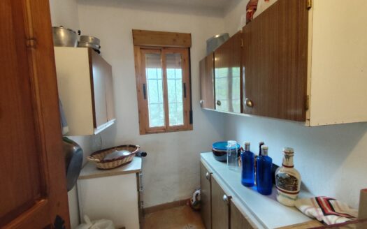 Venta de Cortijo Restaurado con Parcela en Terque