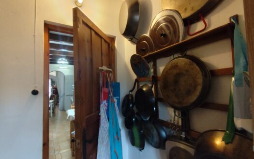 Venta de Cortijo Restaurado con Parcela en Terque