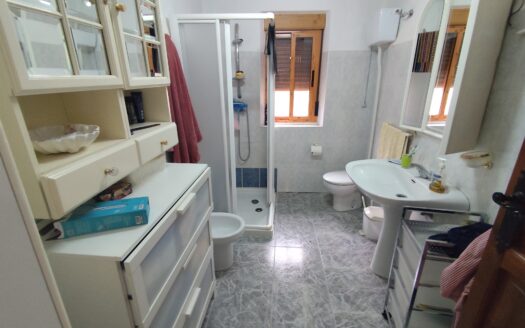 Venta de Cortijo Restaurado con Parcela en Terque