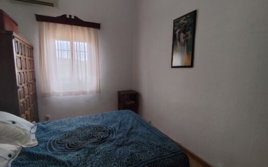 Venta de Cortijo Restaurado con Parcela en Terque