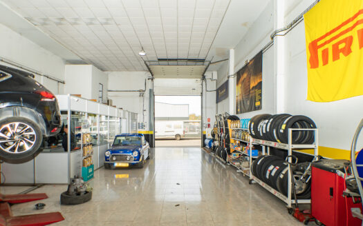 Venta o Traspaso de Taller en pleno funcionamiento en Campohermoso.