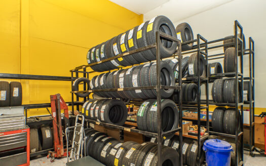 Venta o Traspaso de Taller en pleno funcionamiento en Campohermoso.