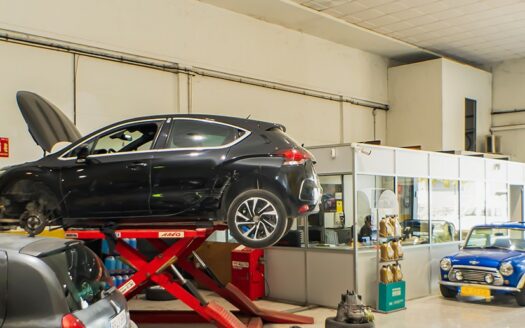 Venta o Traspaso de Taller en pleno funcionamiento en Campohermoso.