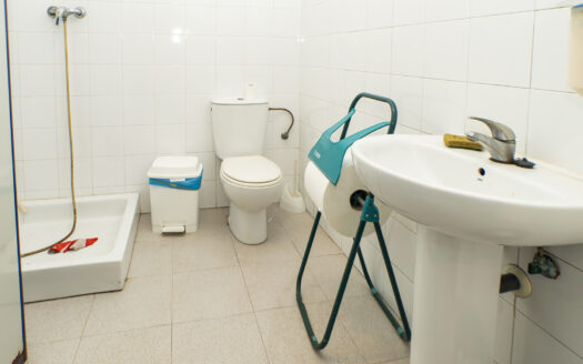 Venta o Traspaso de Taller en pleno funcionamiento en Campohermoso.