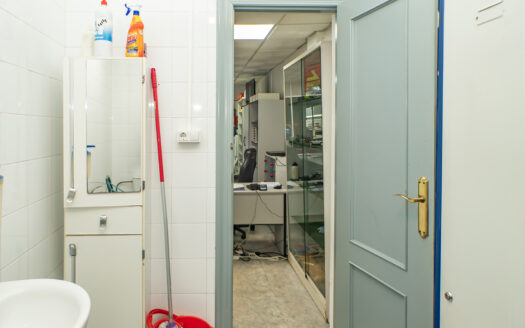 Venta o Traspaso de Taller en pleno funcionamiento en Campohermoso.