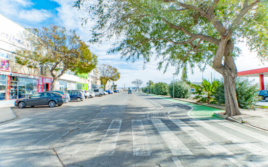 Venta o Traspaso de Taller en pleno funcionamiento en Campohermoso.