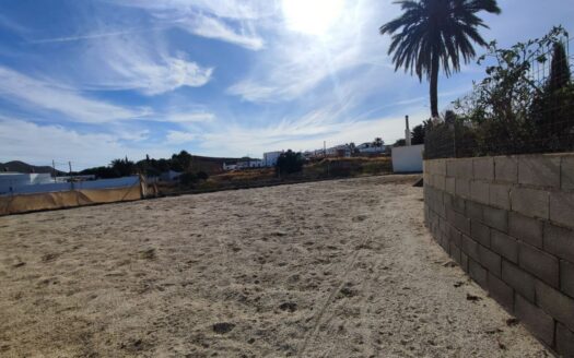 Venta de dos casas por una en Fernán Pérez con parcela en producción!