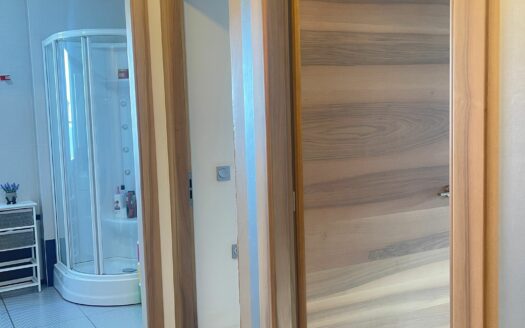 Venta de Dúplex con Garaje y Solarium en Sector Exclusivo de Almería