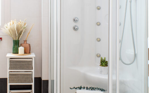 Venta de Dúplex con Garaje y Solarium en Sector Exclusivo de Almería