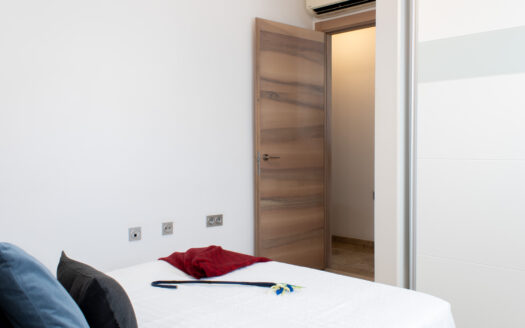 Venta de Dúplex con Garaje y Solarium en Sector Exclusivo de Almería