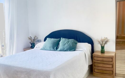 Venta de Dúplex con Garaje y Solarium en Sector Exclusivo de Almería