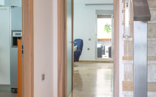 Venta de Dúplex con Garaje y Solarium en Sector Exclusivo de Almería