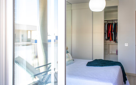 Venta de Dúplex con Garaje y Solarium en Sector Exclusivo de Almería