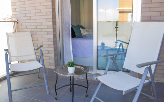 Venta de Dúplex con Garaje y Solarium en Sector Exclusivo de Almería