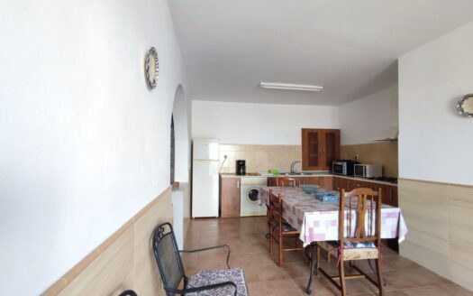 Venta de dos casas por una en Fernán Pérez con parcela en producción!