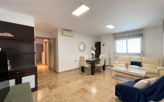 Venta de Dúplex con Garaje y Solarium en Sector Exclusivo de Almería