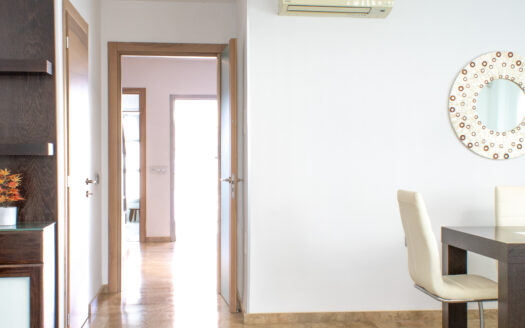 Venta de Dúplex con Garaje y Solarium en Sector Exclusivo de Almería