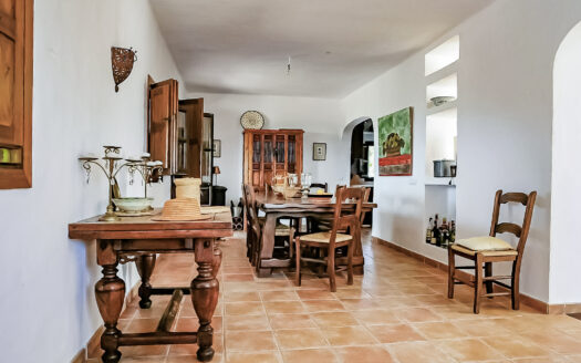 ¡Venta de Espectacular Chalet en Agua Amarga!