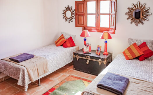 ¡Venta de Espectacular Chalet en Agua Amarga!