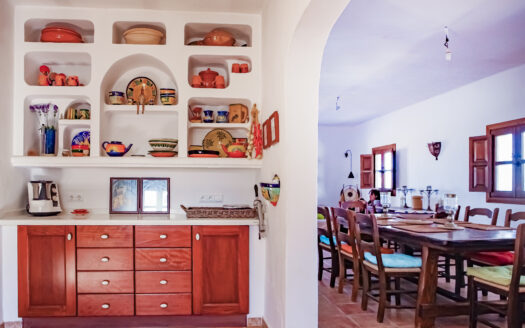 ¡Venta de Espectacular Chalet en Agua Amarga!