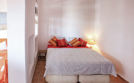 ¡Venta de Espectacular Chalet en Agua Amarga!